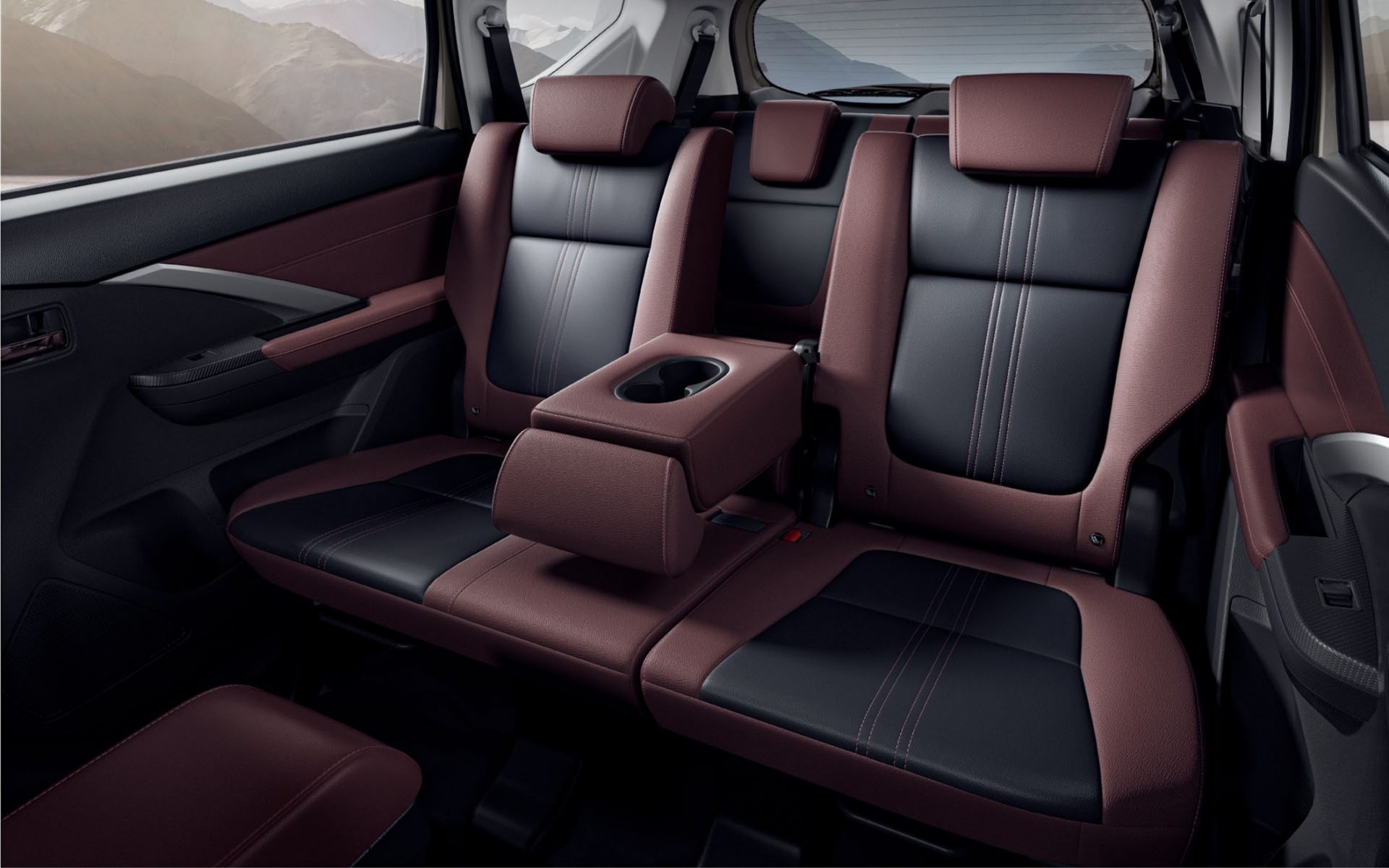 Ghế da cao cấp 2 tông màuGiảm hấp thụ nhiệt giúp mang đến sự thoải mái, tăng độ bền và dễ vệ sinh