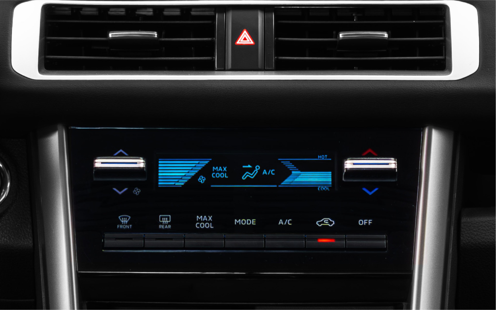 Hệ thống điều hòa kỹ thuật sốHiện đại, sang trọng và dễ dàng thao tác. Thuận tiện hơn với nút chức năng Max Cool